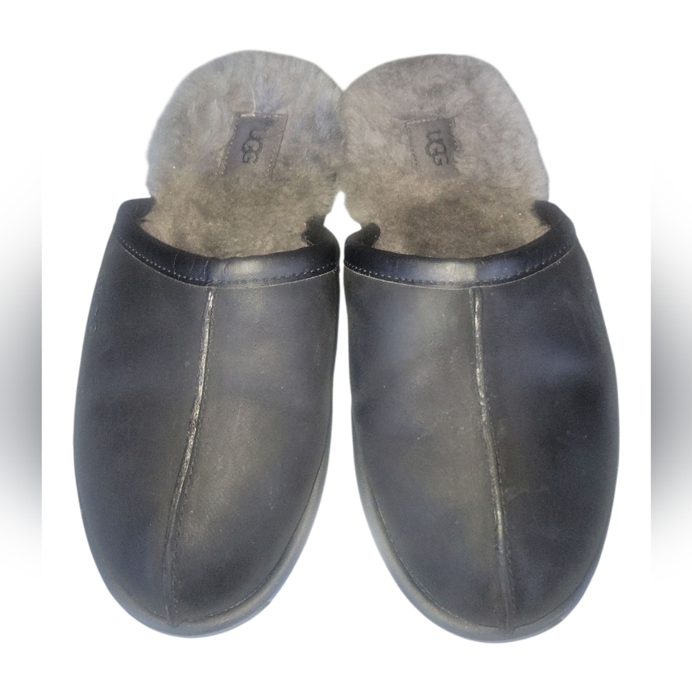 UGG Black Scuff Sheepskin Full Grain Leather Slippers Sz 8